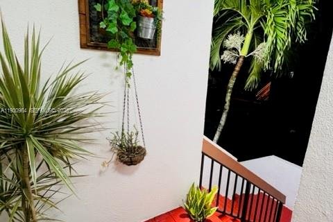 Снять в аренду квартиру в Майами, Флорида 2 спальни, 70.61м2, № 1989736 - фото 3