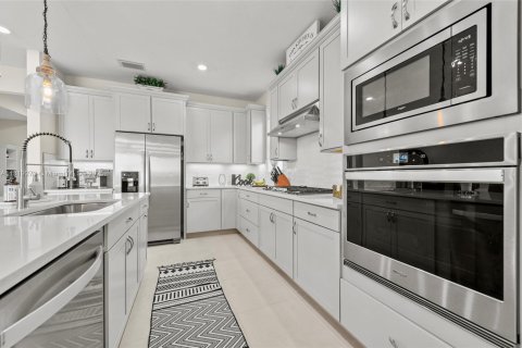 House in Port St. Lucie, Florida 5 bedrooms, 252.79 sq.m. № 2054297 - photo 28