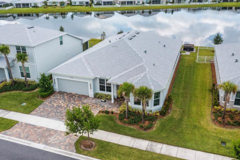 House in Port St. Lucie, Florida 5 bedrooms, 252.79 sq.m. № 2054297 - photo 3