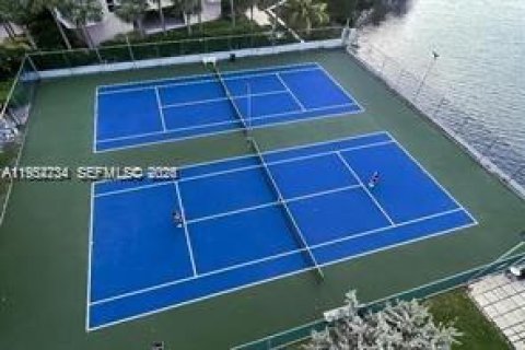 Copropriété à louer à North Miami Beach, Floride: 2 chambres, 111.48 m2 № 2153356 - photo 18
