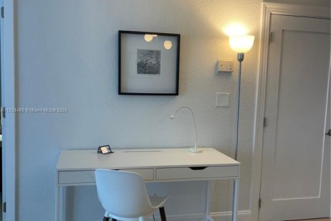 Copropriété à louer à Hollywood, Floride: 2 chambres, 114.83 m2 № 2077161 - photo 5