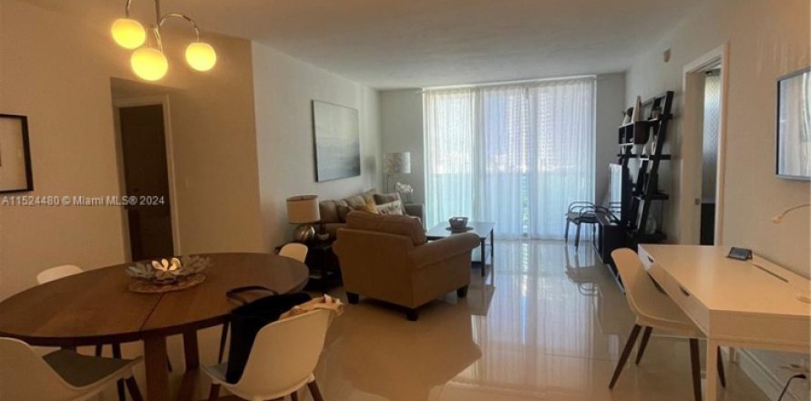 Condo à Hollywood, Floride, 2 chambres  № 2077161
