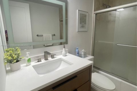 Copropriété à louer à Hollywood, Floride: 2 chambres, 114.83 m2 № 2077161 - photo 20