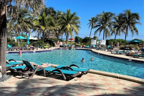 Copropriété à louer à Hollywood, Floride: 2 chambres, 114.83 m2 № 2077161 - photo 21