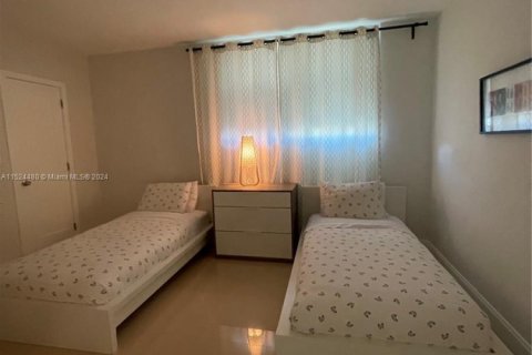 Copropriété à louer à Hollywood, Floride: 2 chambres, 114.83 m2 № 2077161 - photo 17