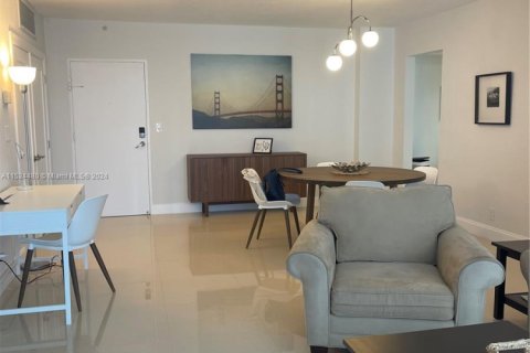 Copropriété à louer à Hollywood, Floride: 2 chambres, 114.83 m2 № 2077161 - photo 2