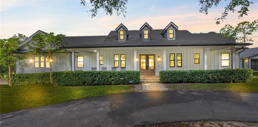 Villa ou maison à Dade City, Floride 4 chambres, 247.49 m2 № 1755589