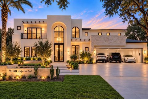 House in Orlando, Florida 6 bedrooms, 701.88 sq.m. № 2367052