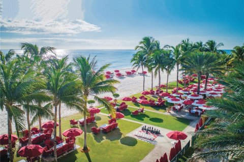 Condominio en alquiler en Sunny Isles Beach, Florida, 5 dormitorios, 383.78 m2 № 1768241 - foto 25