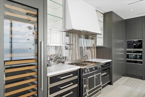 Condominio en alquiler en Sunny Isles Beach, Florida, 5 dormitorios, 383.78 m2 № 1768241 - foto 11