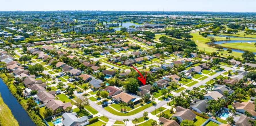 House in Boca Raton, Florida 3 bedrooms, 167.97 sq.m. № 1224708