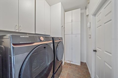 House in Sarasota, Florida 3 bedrooms, 154.03 sq.m. № 1792156 - photo 8