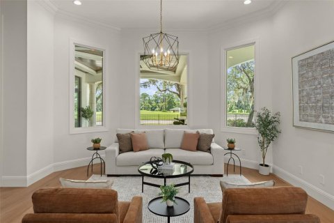 House in Orlando, Florida 5 bedrooms, 576.55 sq.m. № 2414948 - photo 12