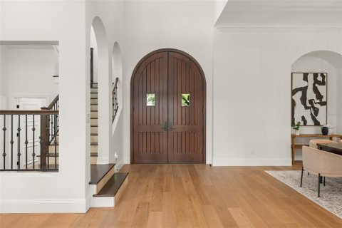 House in Orlando, Florida 5 bedrooms, 576.55 sq.m. № 2414948 - photo 7