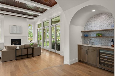 House in Orlando, Florida 5 bedrooms, 576.55 sq.m. № 2414948 - photo 20