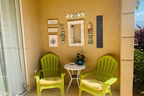 Condominio en alquiler en Sunny Isles Beach, Florida, 3 dormitorios, 117.43 m2 № 2056668 - foto 3