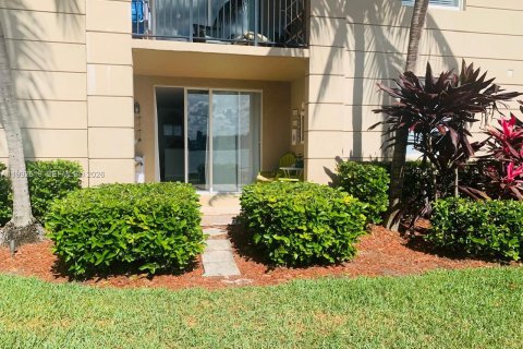 Condominio en alquiler en Sunny Isles Beach, Florida, 3 dormitorios, 117.43 m2 № 2056668 - foto 4