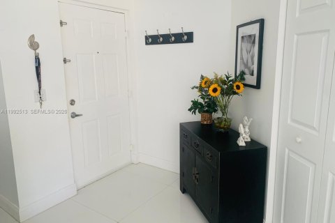 Condominio en alquiler en Sunny Isles Beach, Florida, 3 dormitorios, 117.43 m2 № 2056668 - foto 6