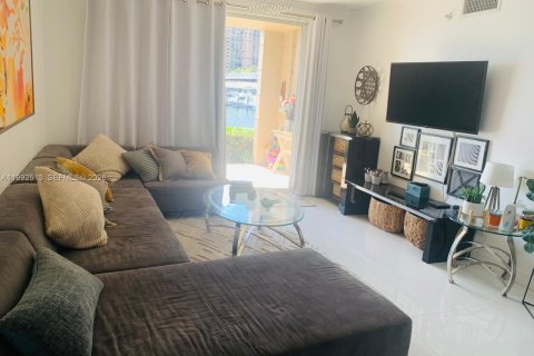 Condominio en alquiler en Sunny Isles Beach, Florida, 3 dormitorios, 117.43 m2 № 2056668 - foto 8