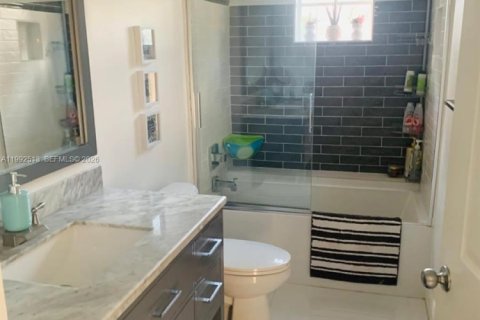 Condominio en alquiler en Sunny Isles Beach, Florida, 3 dormitorios, 117.43 m2 № 2056668 - foto 17