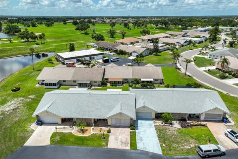 Condo in Sun City Center, Florida, 2 bedrooms  № 1800464 - photo 10