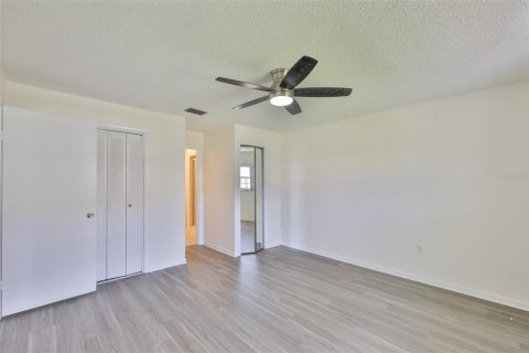 Condo in Sun City Center, Florida, 2 bedrooms  № 1800464 - photo 2