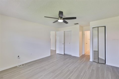 Condo in Sun City Center, Florida, 2 bedrooms  № 1800464 - photo 30