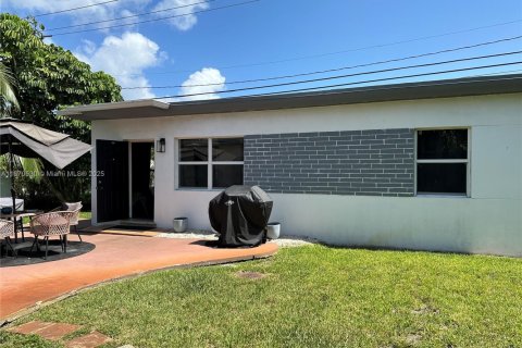 Immobilier commercial à Miami, Floride 1 chambre, 41.06 m2 № 2013535