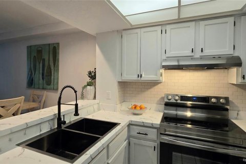 Touwnhouse à vendre à Indian Shores, Floride: 3 chambres, 139.35 m2 № 2411388 - photo 9