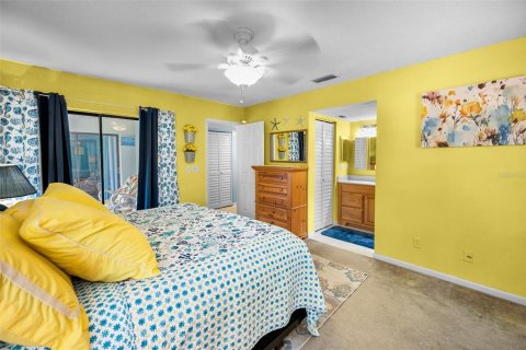 Condo in Tarpon Springs, Florida, 2 bedrooms  № 1679332 - photo 27