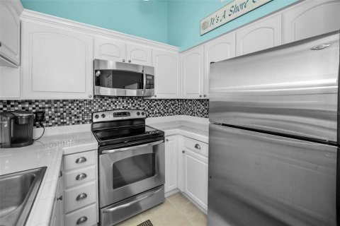 Condo in Tarpon Springs, Florida, 2 bedrooms  № 1679332 - photo 25