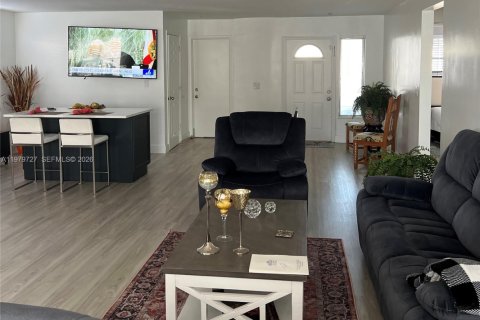 Villa ou maison à vendre à Pompano Beach, Floride: 2 chambres, 122.26 m2 № 2080081 - photo 5