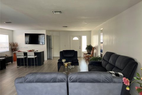 Villa ou maison à vendre à Pompano Beach, Floride: 2 chambres, 122.26 m2 № 2080081 - photo 24