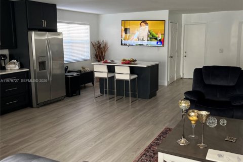 Villa ou maison à vendre à Pompano Beach, Floride: 2 chambres, 122.26 m2 № 2080081 - photo 6