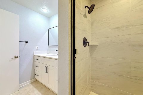 Condo in Saint Petersburg, Florida, 2 bedrooms № 2230625 - photo 19