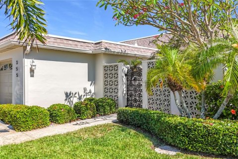 Condo in Saint Petersburg, Florida, 2 bedrooms № 2230625 - photo 2