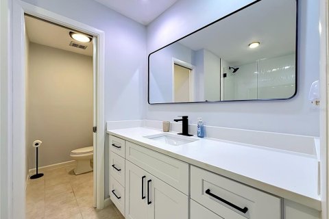 Condo in Saint Petersburg, Florida, 2 bedrooms № 2230625 - photo 30