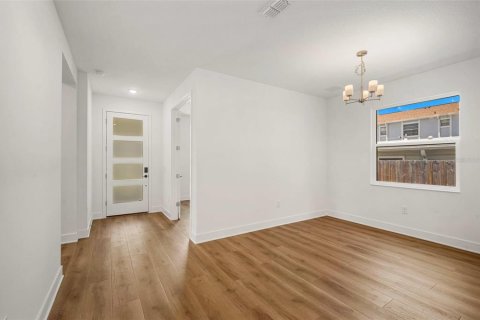Купить виллу или дом в Тампа, Флорида 11 комнат, 265.42м2, № 2226838 - фото 2