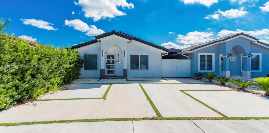 House in Hialeah Gardens, Florida 3 bedrooms, 128.02 sq.m. № 1953829