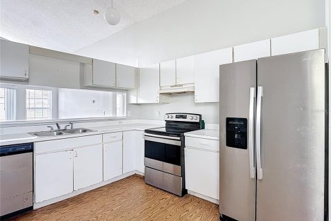 Villa ou maison à vendre à Kissimmee, Floride: 3 chambres, 114.18 m2 № 2115162 - photo 6