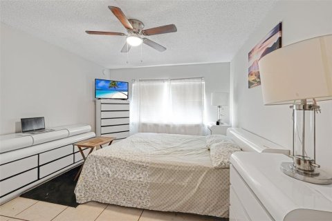 Condo in Coral Springs, Florida, 2 bedrooms  № 2086555 - photo 5