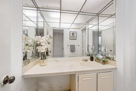 Condo in Coral Springs, Florida, 2 bedrooms  № 2086555 - photo 7