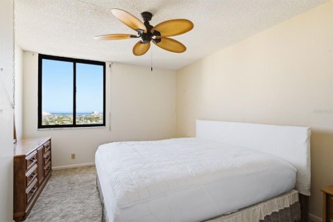 Condo in Saint Petersburg, Florida, 2 bedrooms № 2129256 - photo 23