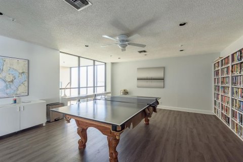 Condo in Saint Petersburg, Florida, 2 bedrooms № 2129256 - photo 30