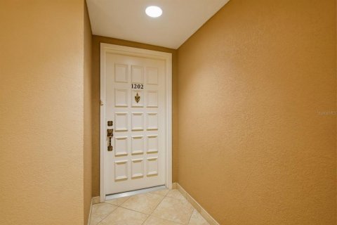 Condo in Saint Petersburg, Florida, 2 bedrooms № 2129256 - photo 7