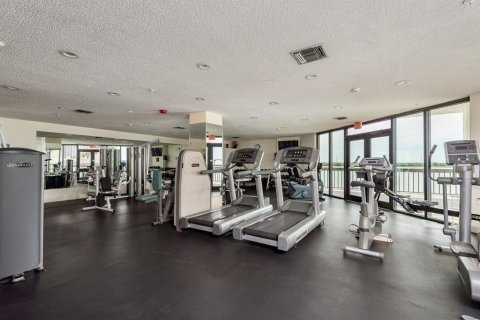 Condo in Saint Petersburg, Florida, 2 bedrooms № 2129256 - photo 28