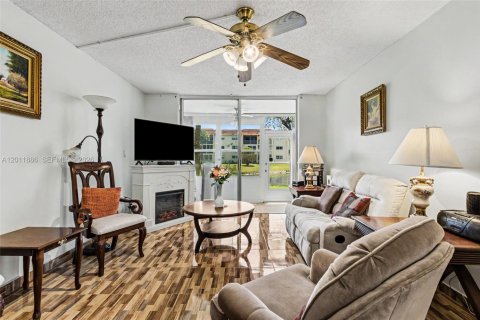 Condo in Sunrise, Florida, 1 bedroom  № 2086338