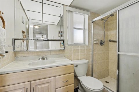 Condo in Sunrise, Florida, 1 bedroom  № 2086338 - photo 4