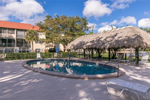 Condo in Sunrise, Florida, 1 bedroom  № 2086338 - photo 21