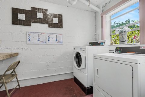 Condo in Sunrise, Florida, 1 bedroom  № 2086338 - photo 18